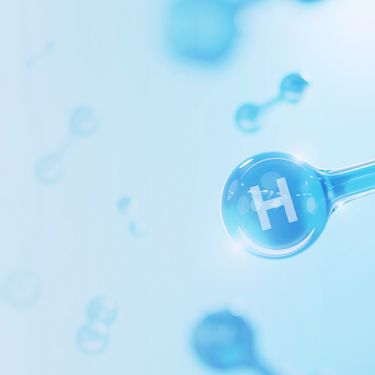 blaue Fläche mit Illustrationen von Wasserstoffmolekülen